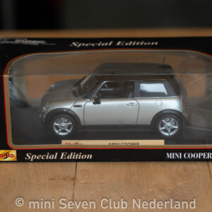 New MINI Cooper Grijs -Maisto