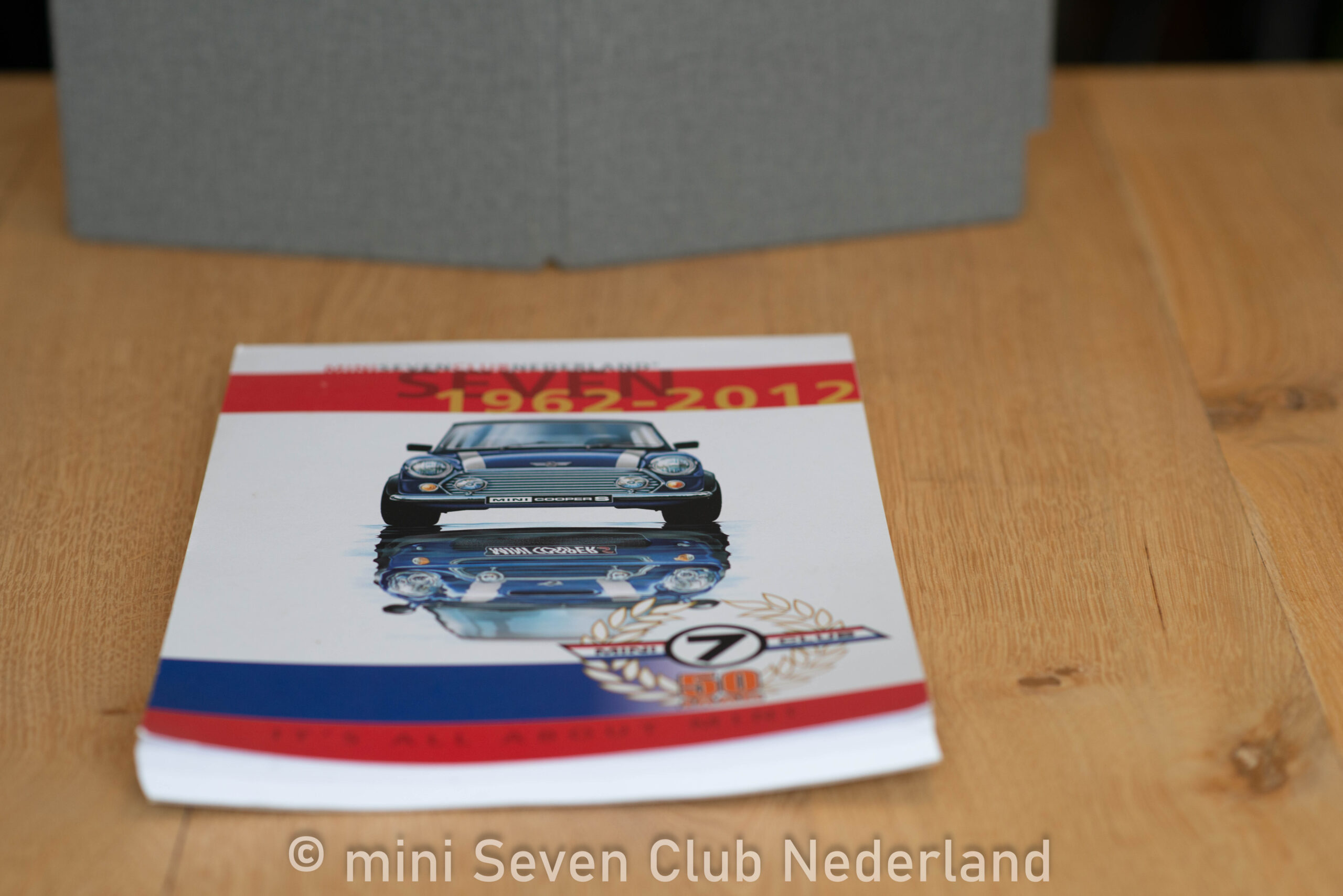 Jubileumboek Minin Seven Club Nederland - Afbeelding 2